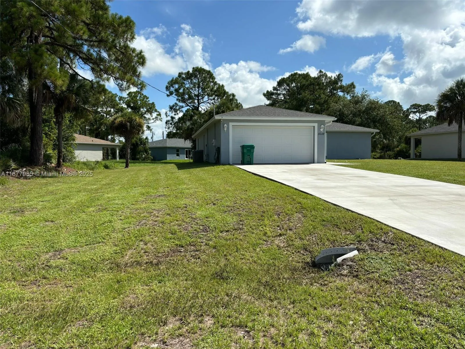 5038 W TRADEWINDS CIR