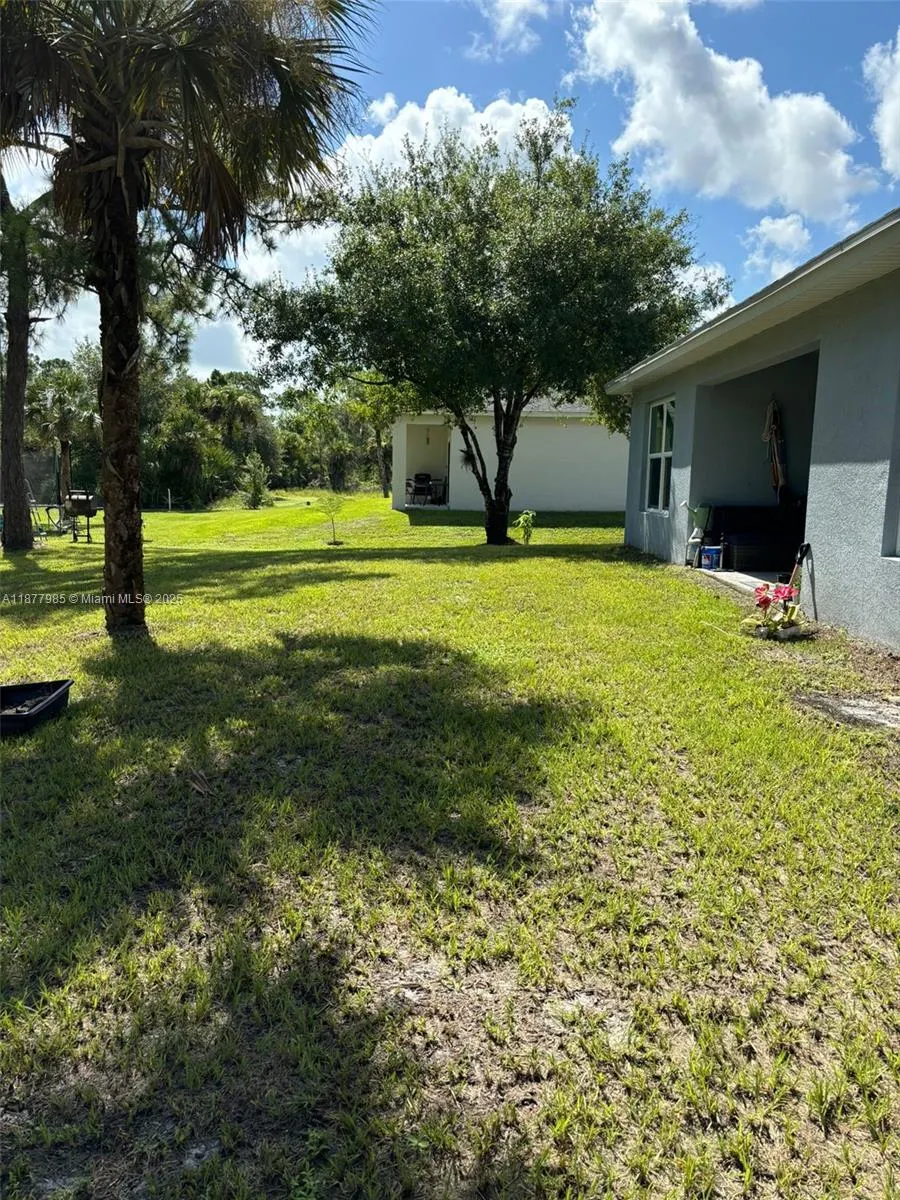 5038 W TRADEWINDS CIR