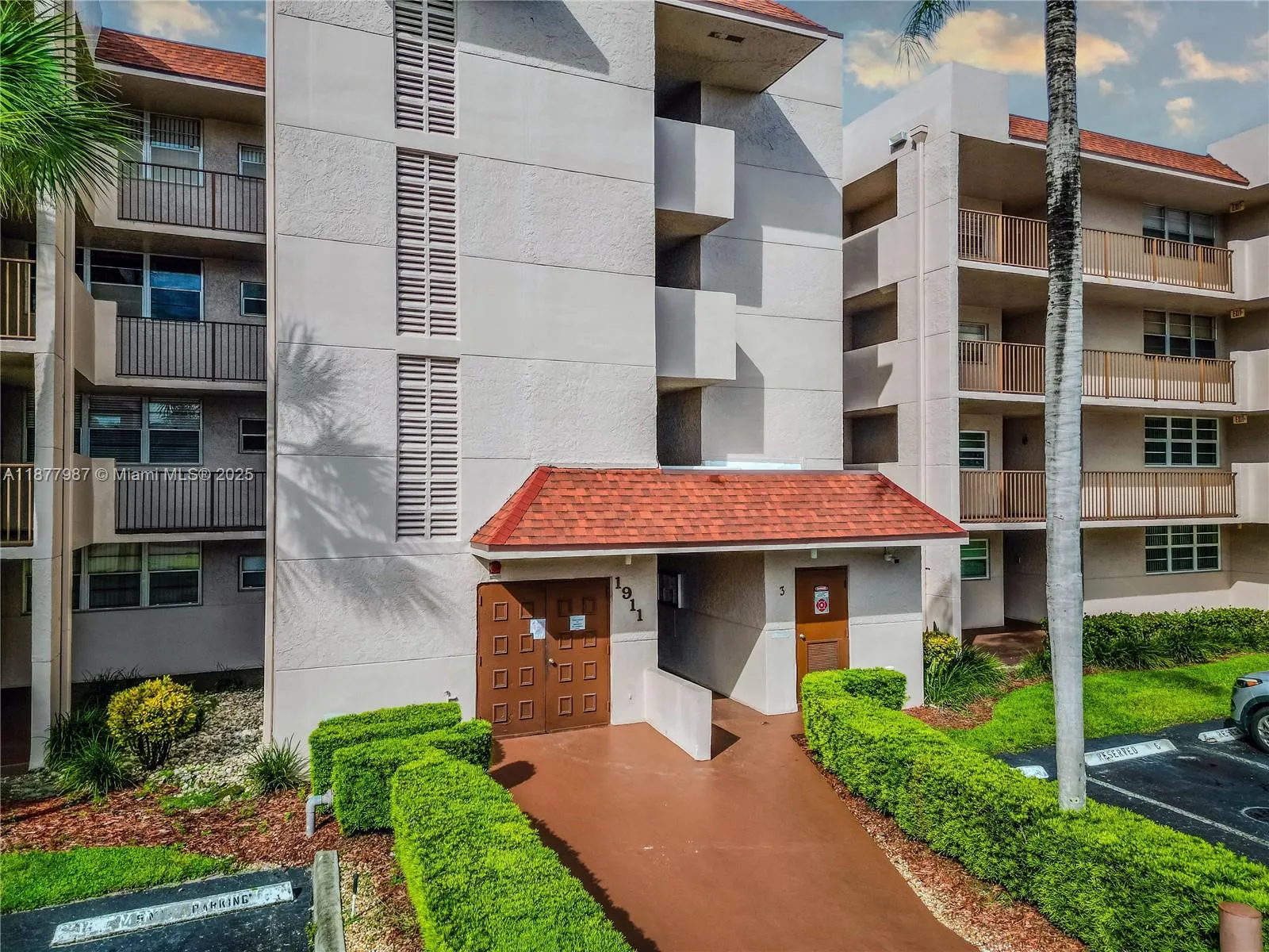 1911 Sabal Palm Dr, #105