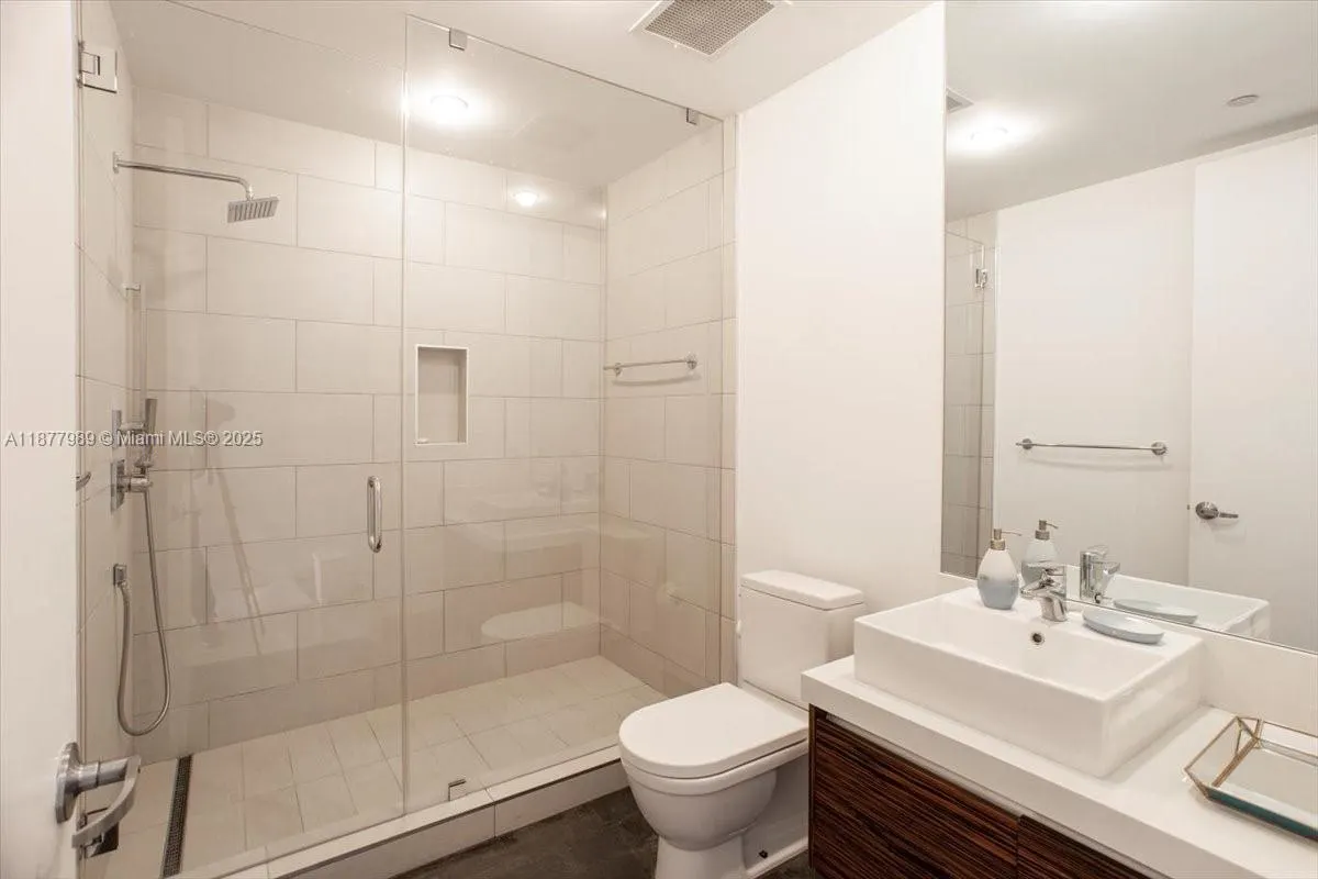 1100 Biscayne Blvd, #2305