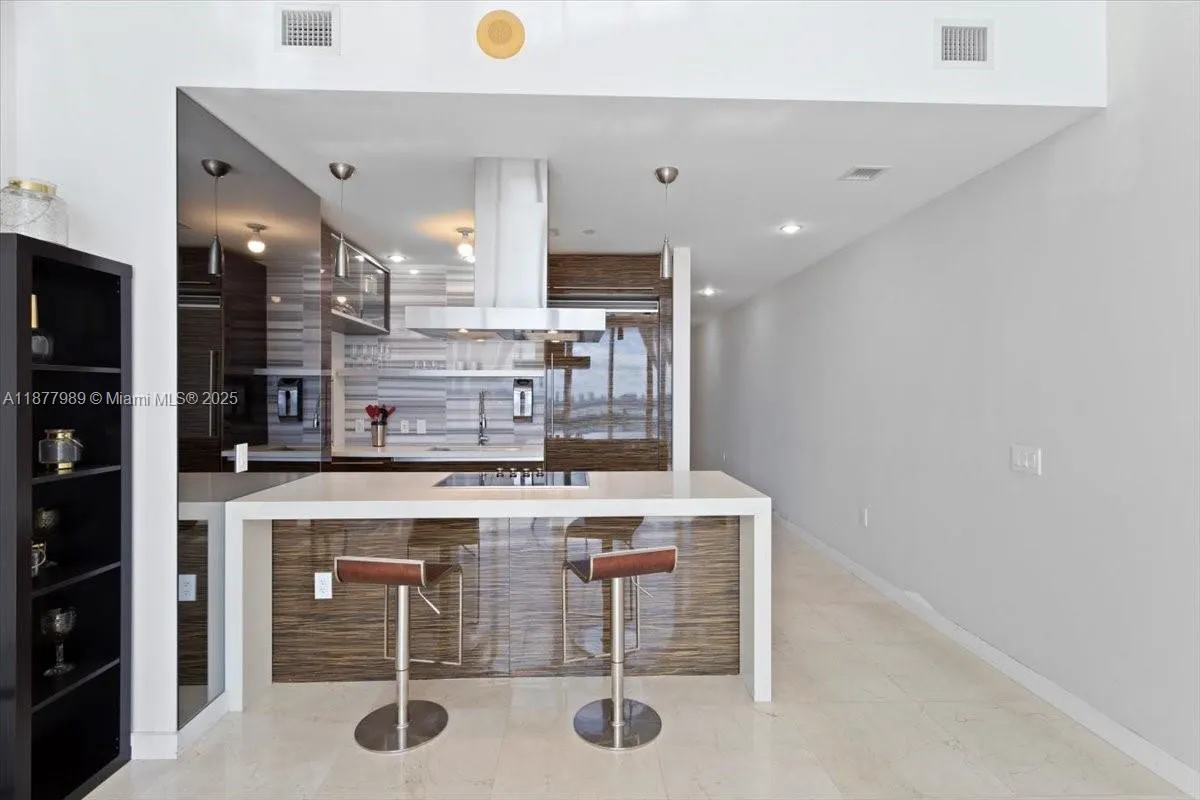 1100 Biscayne Blvd, #2305