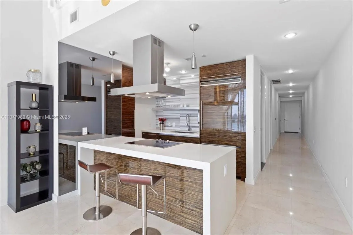 1100 Biscayne Blvd, #2305