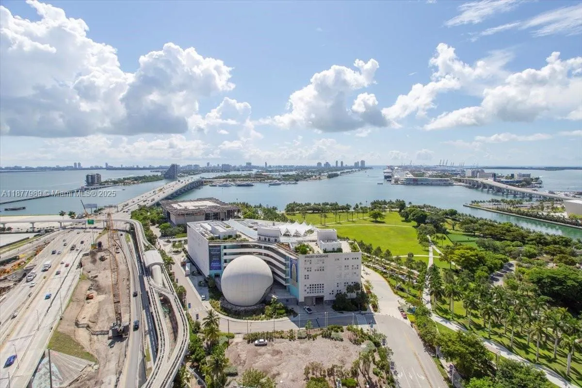 1100 Biscayne Blvd, #2305