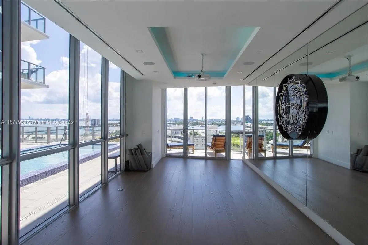 1100 Biscayne Blvd, #2305