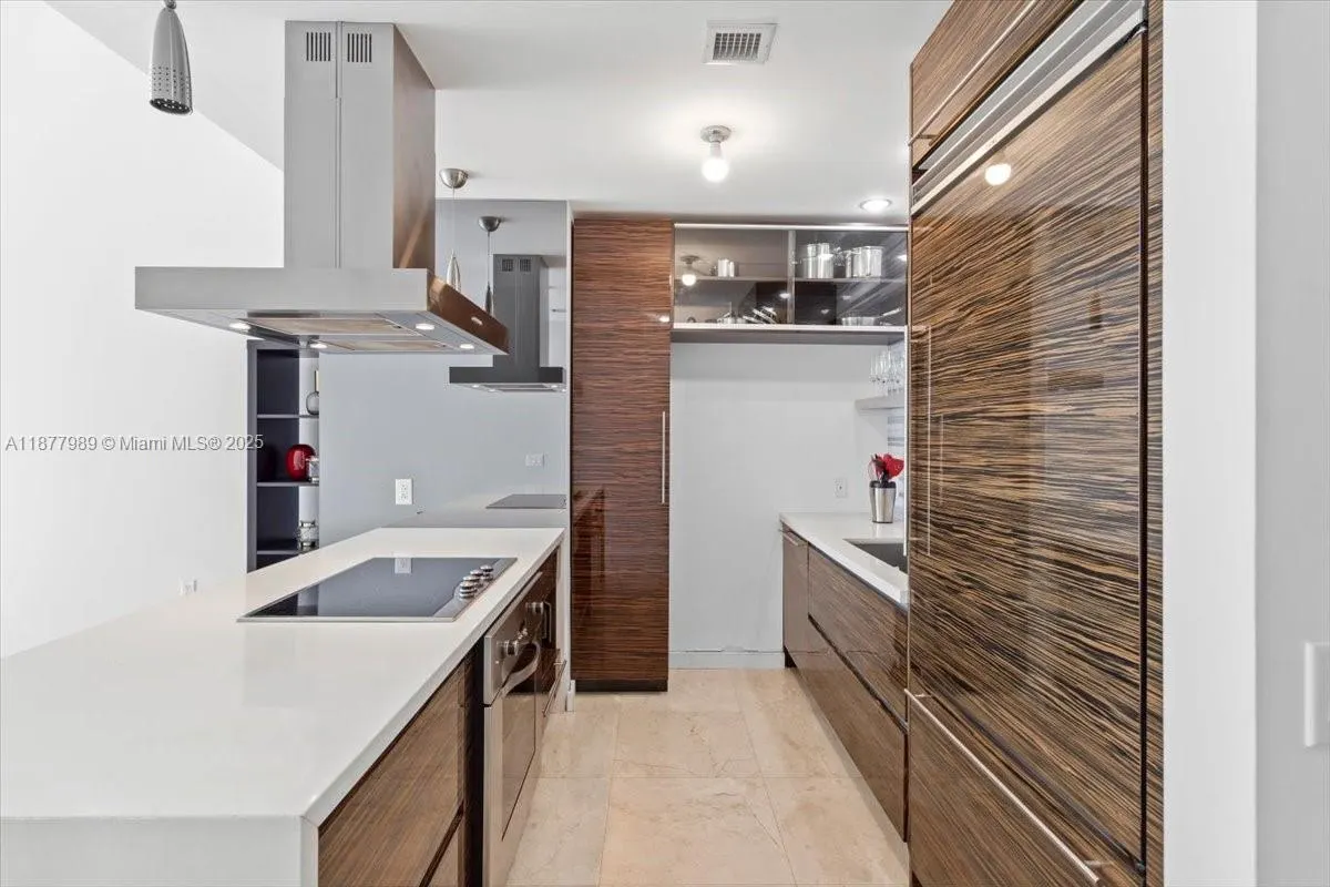 1100 Biscayne Blvd, #2305