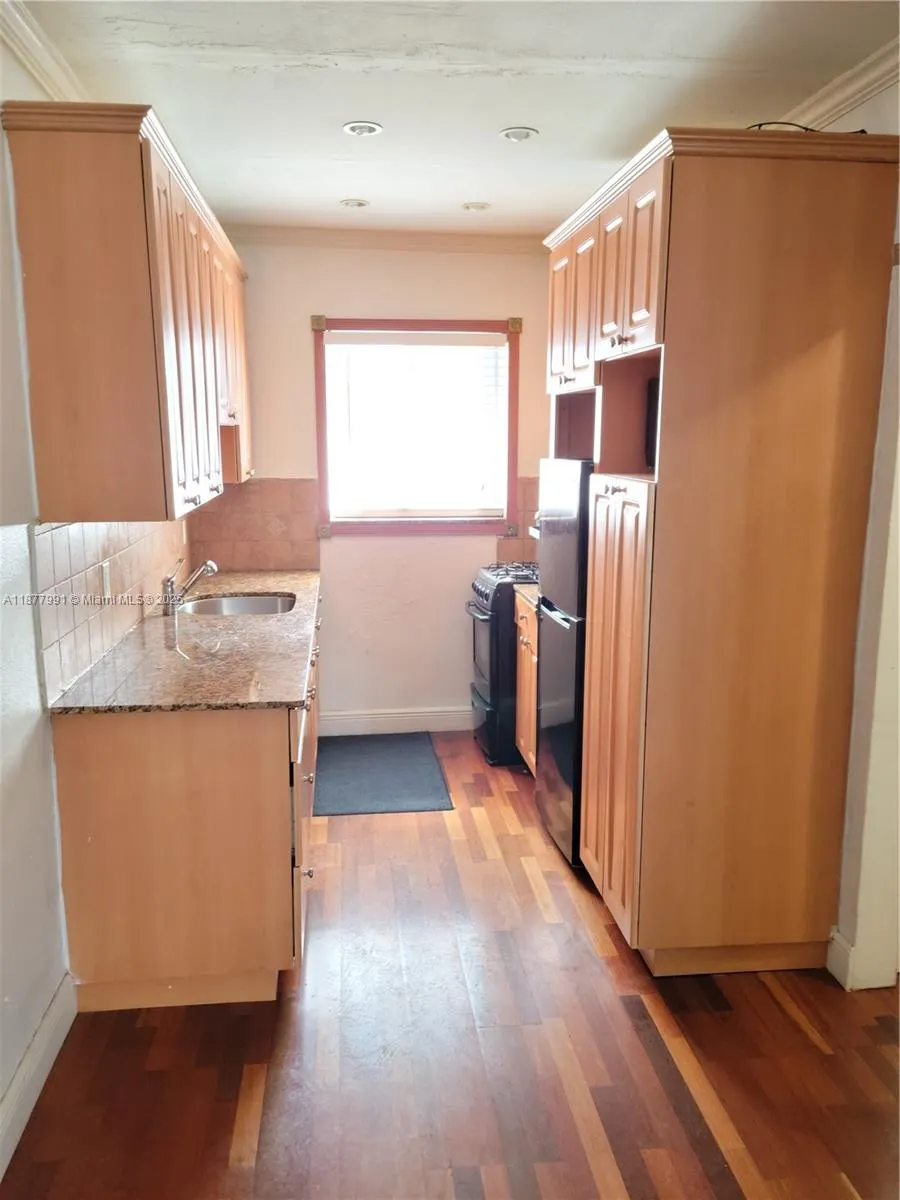 7315 Byron Ave, #17