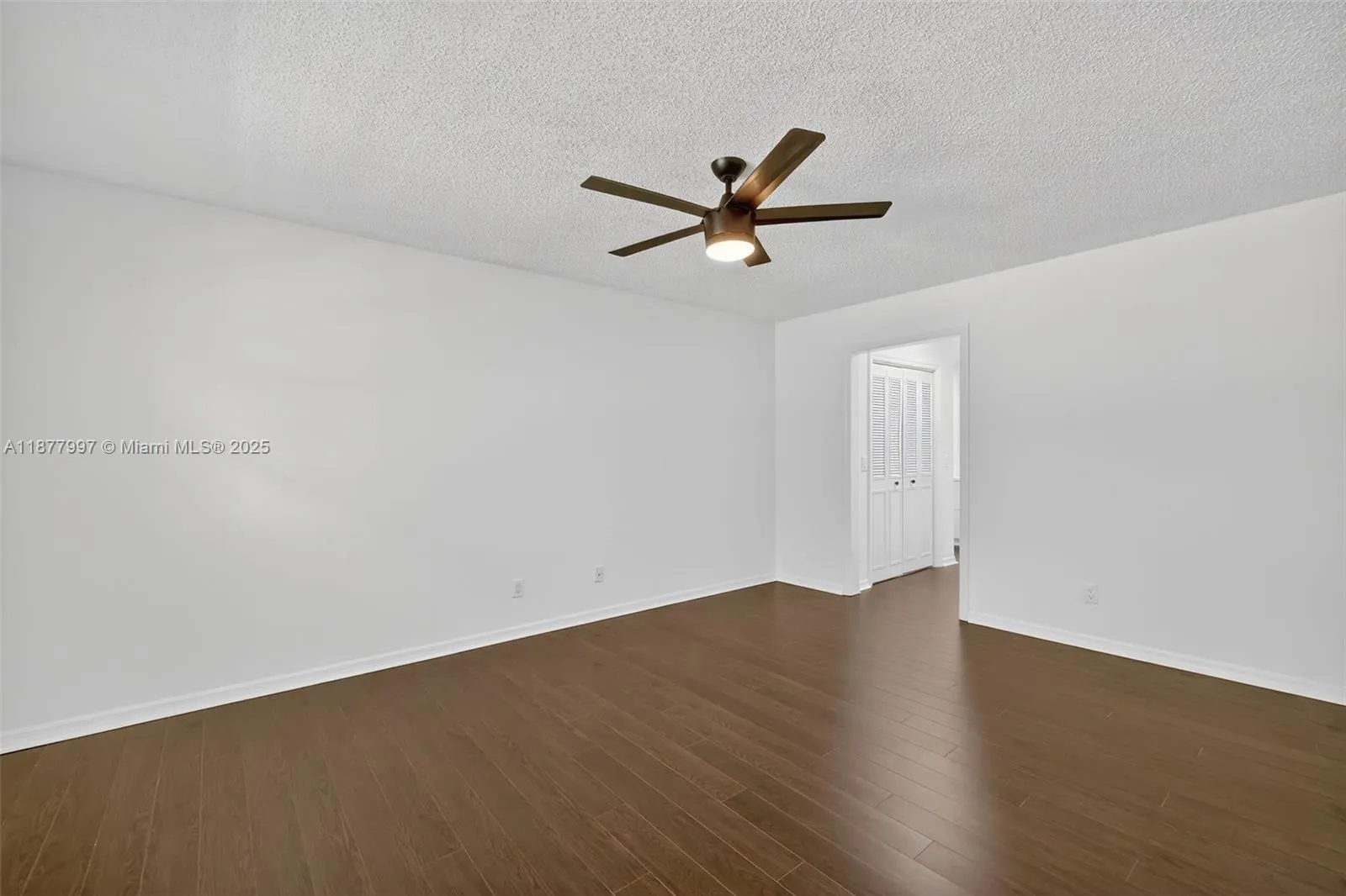 770 SE Hollahan Ave