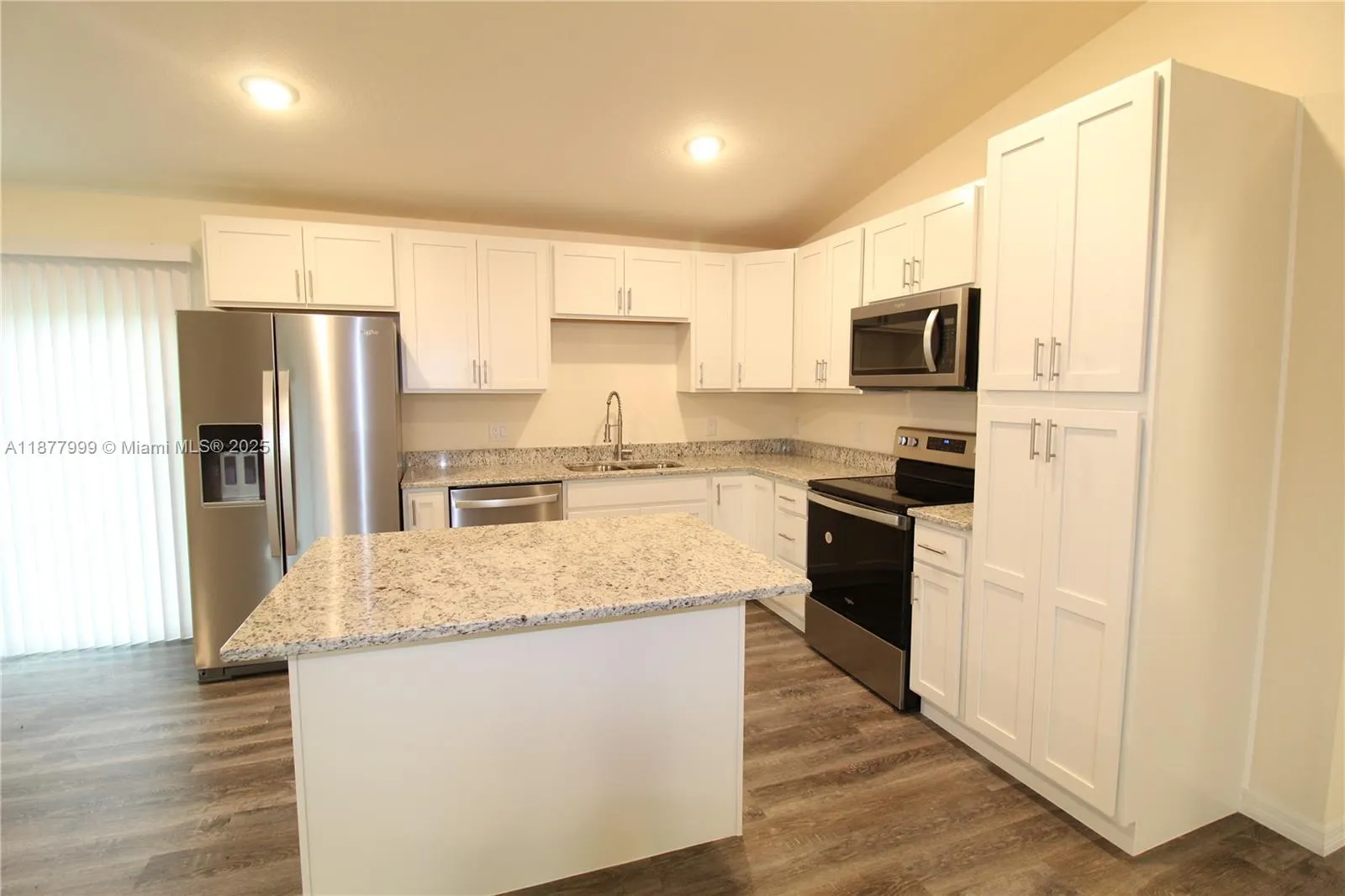 555 Oakshire, #Ln