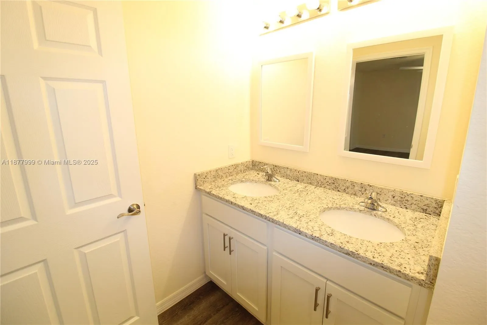 555 Oakshire, #Ln