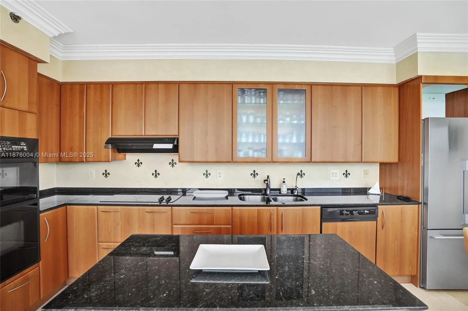 19111 Collins Ave, #2101