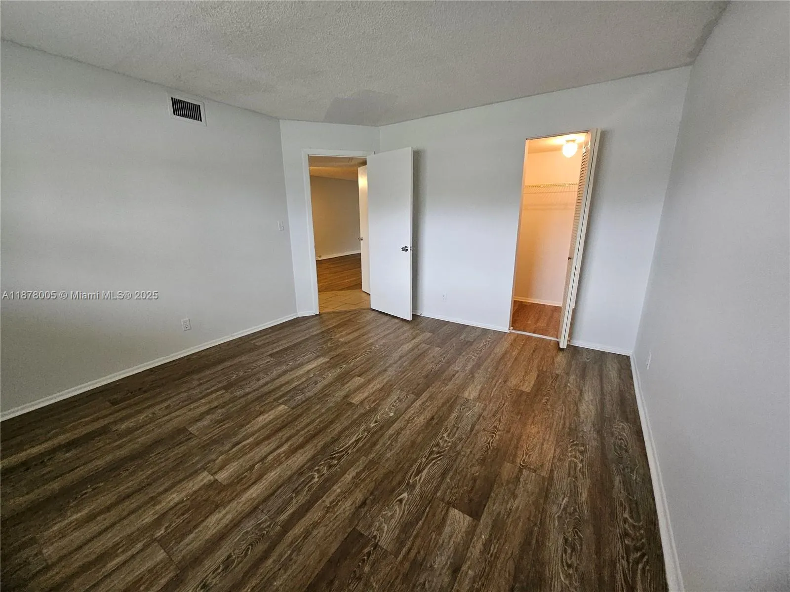 7820 S Colony Cir S, #102