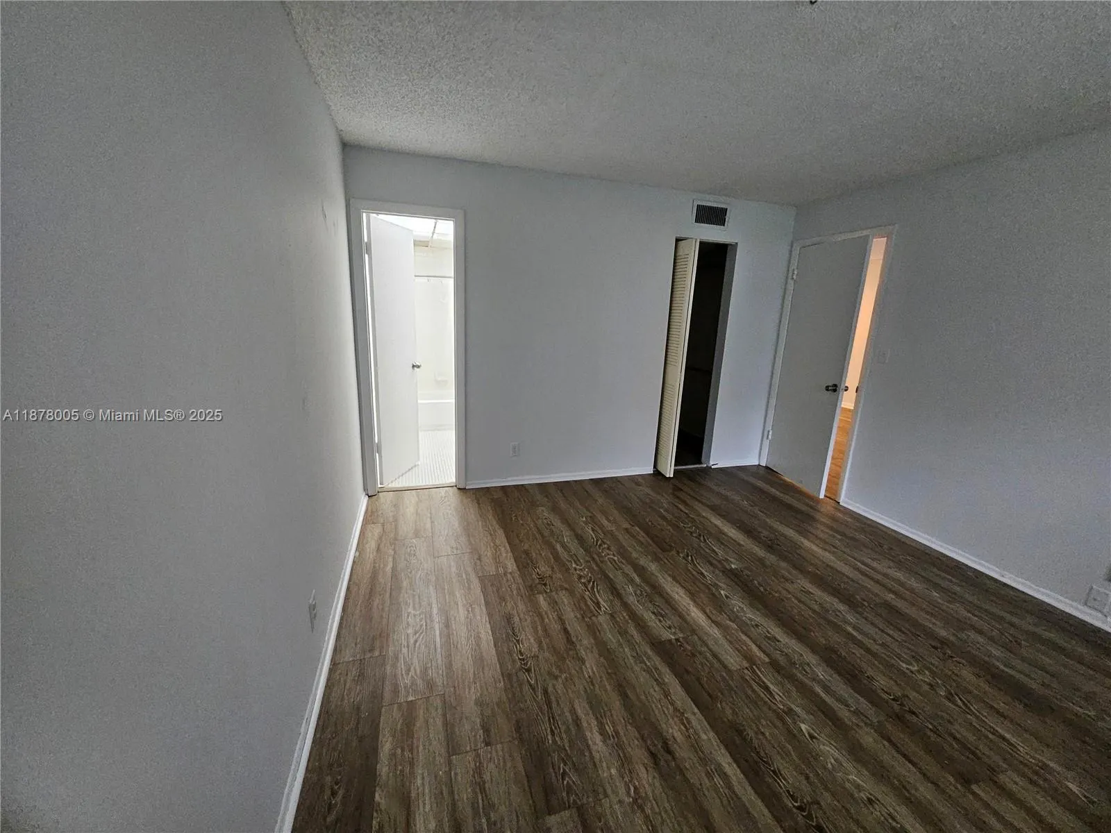 7820 S Colony Cir S, #102