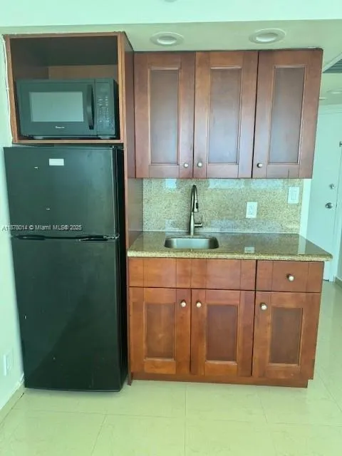 5445 Collins Ave, #1602