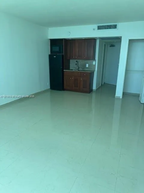 5445 Collins Ave, #1602
