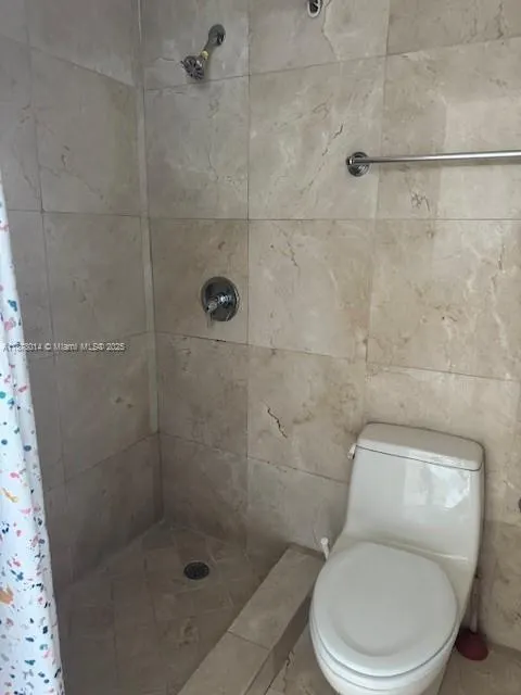 5445 Collins Ave, #1602