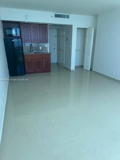 5445 Collins Ave, #1602