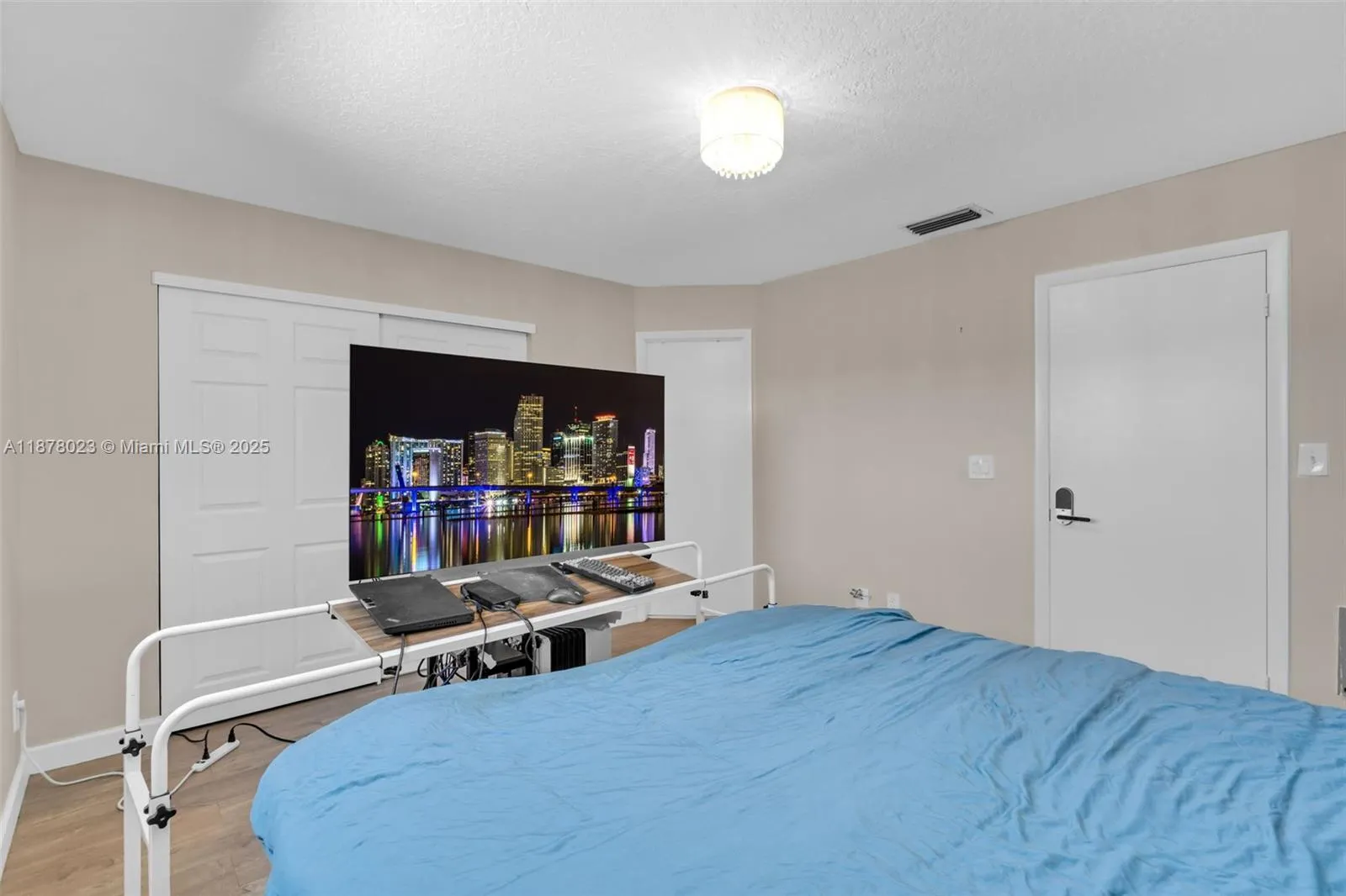 1086 SE 5th Ct