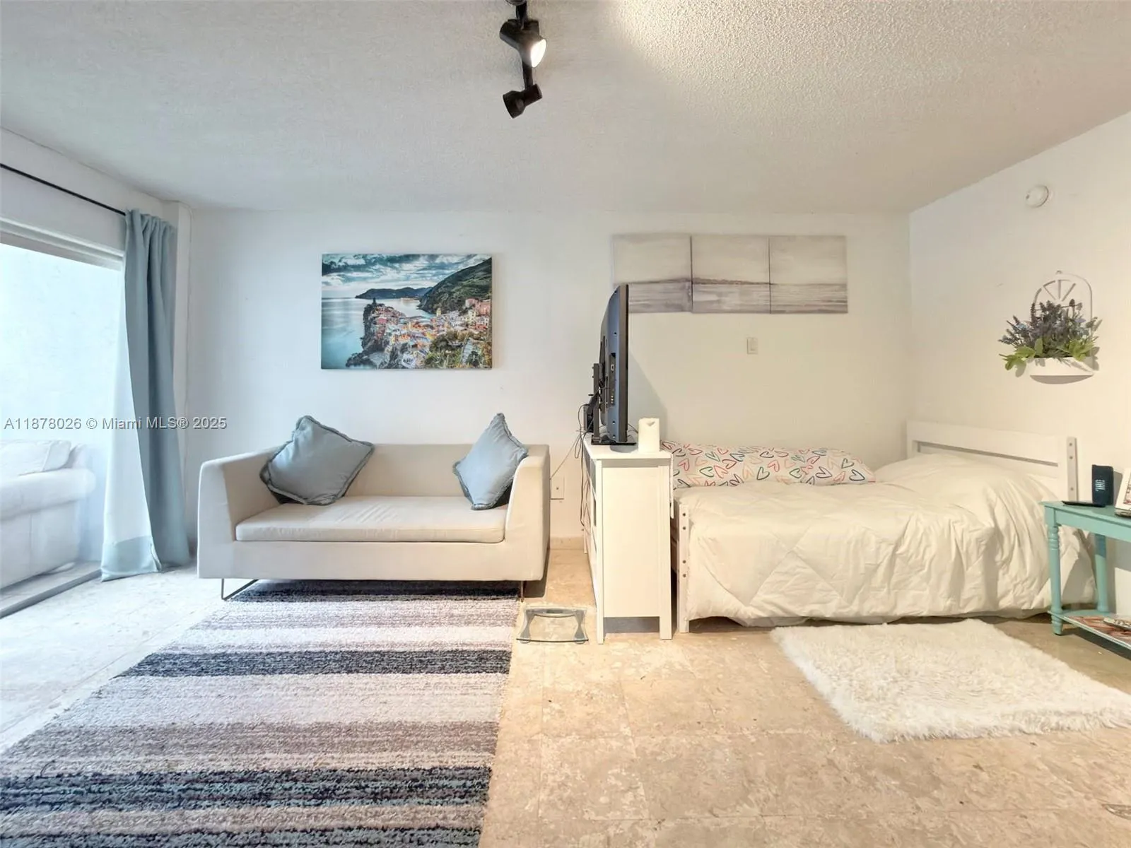 221 Meridian Ave, #211
