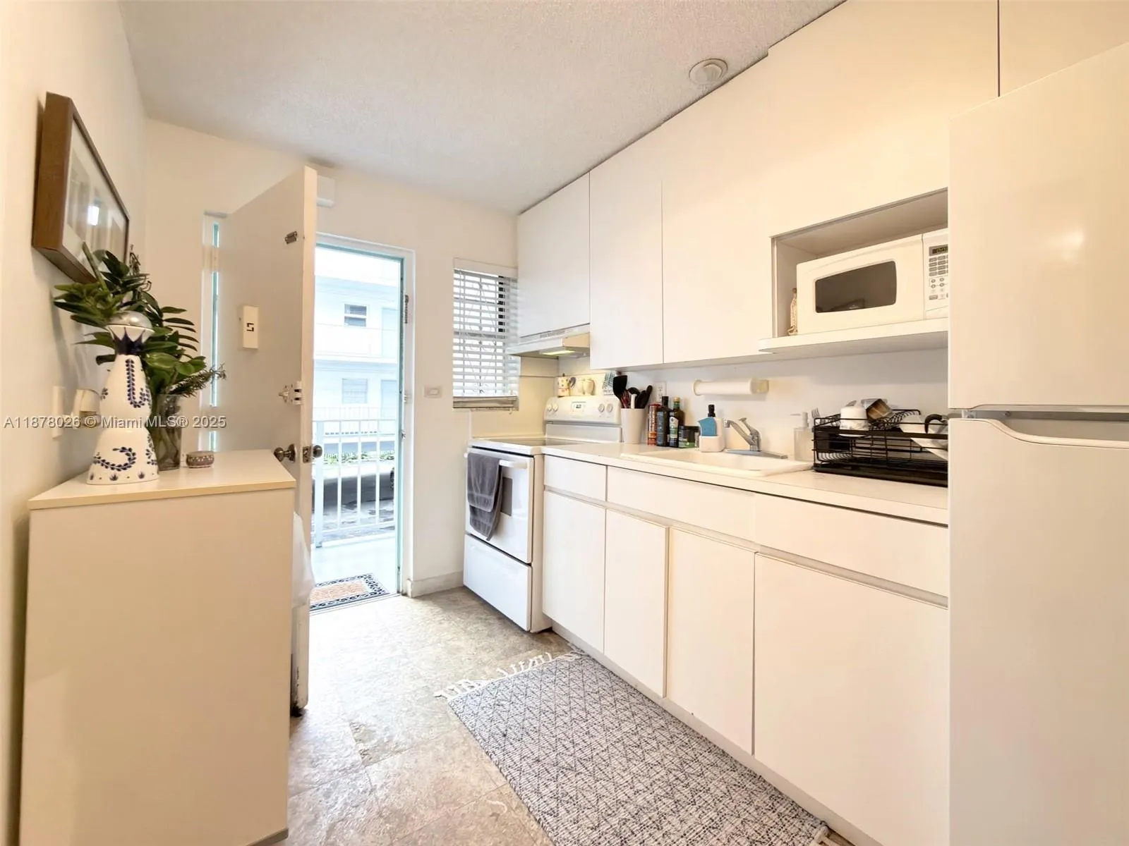 221 Meridian Ave, #211