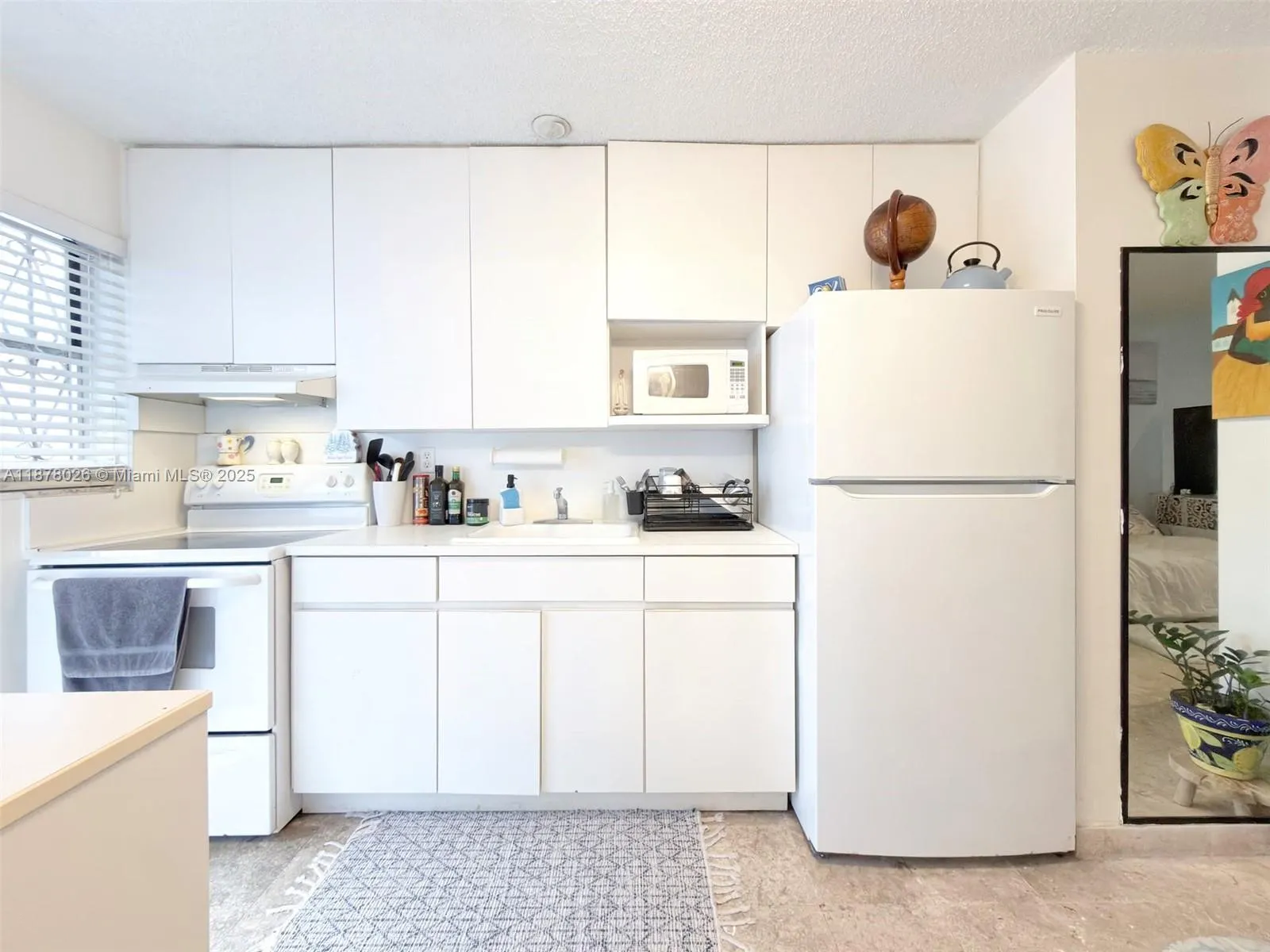 221 Meridian Ave, #211