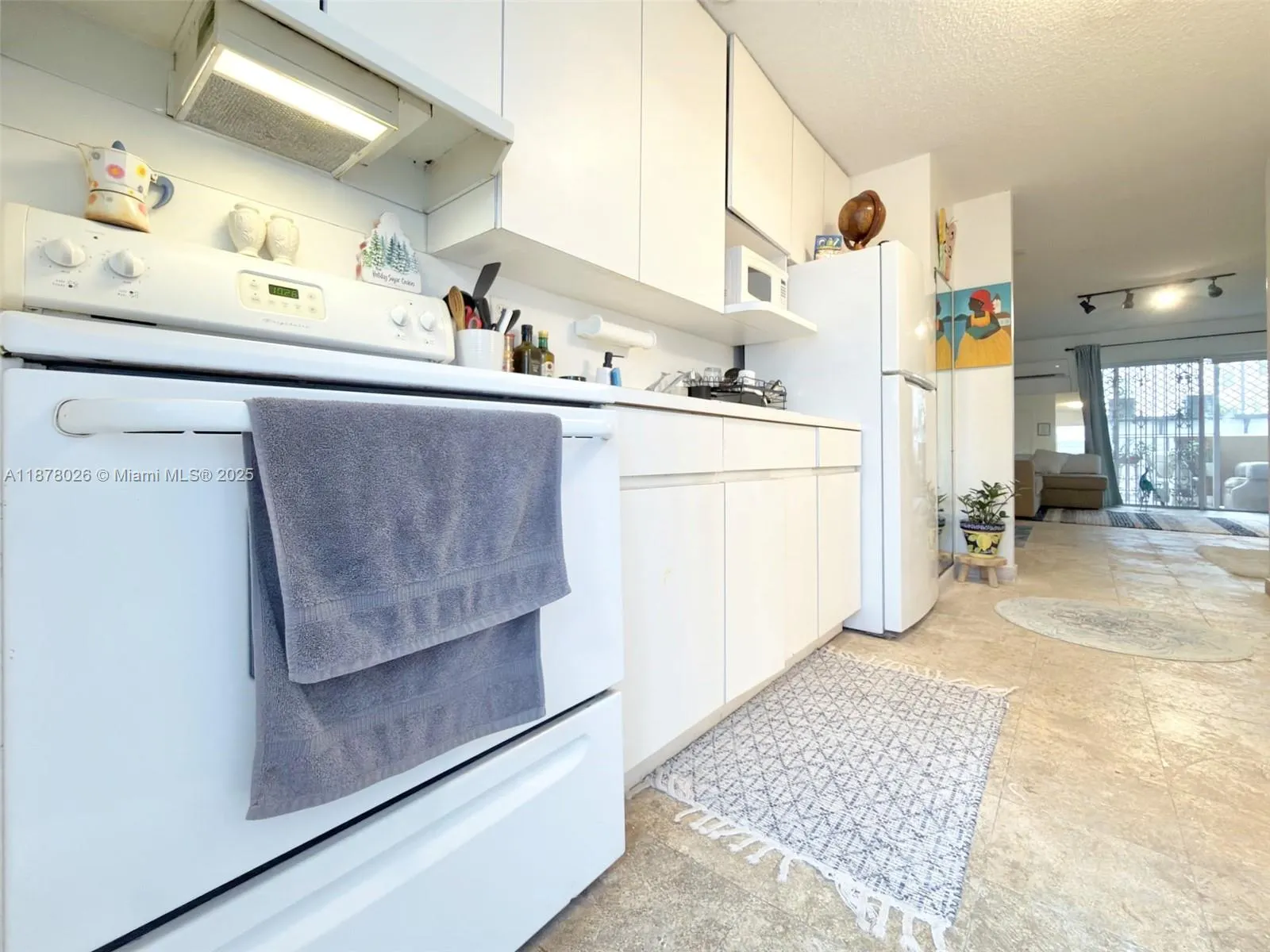 221 Meridian Ave, #211