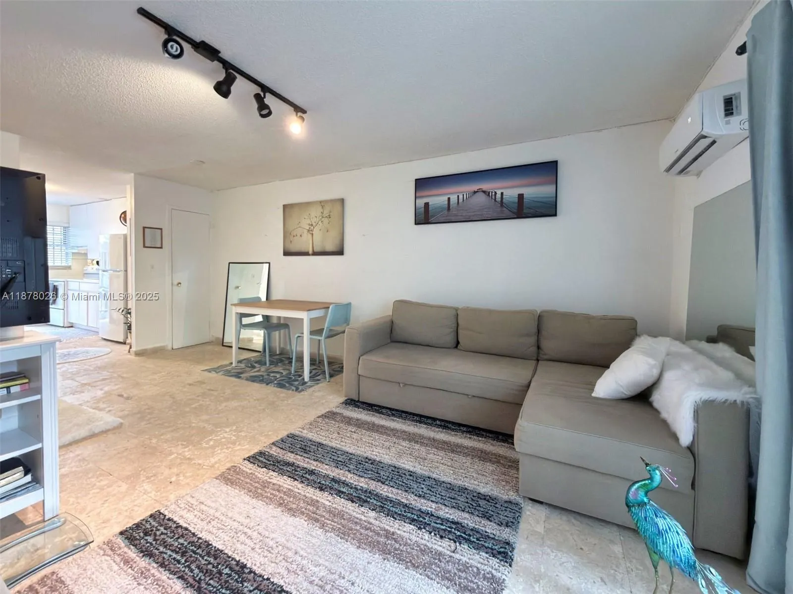 221 Meridian Ave, #211