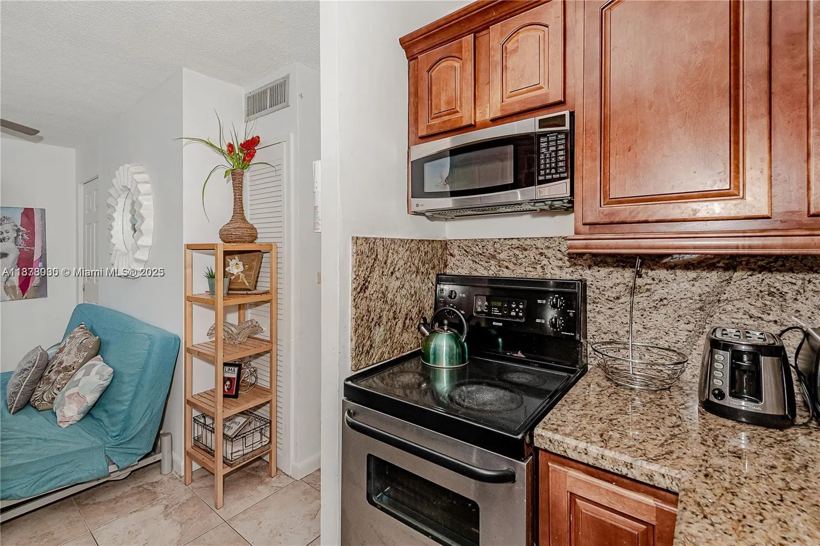 251 NE 172nd St, #221