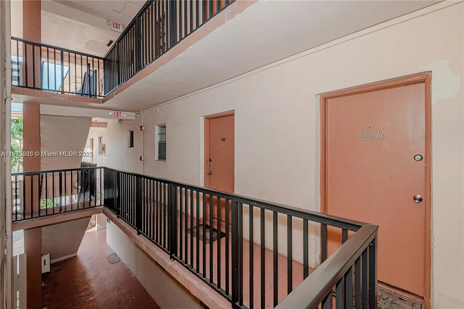 251 NE 172nd St, #221
