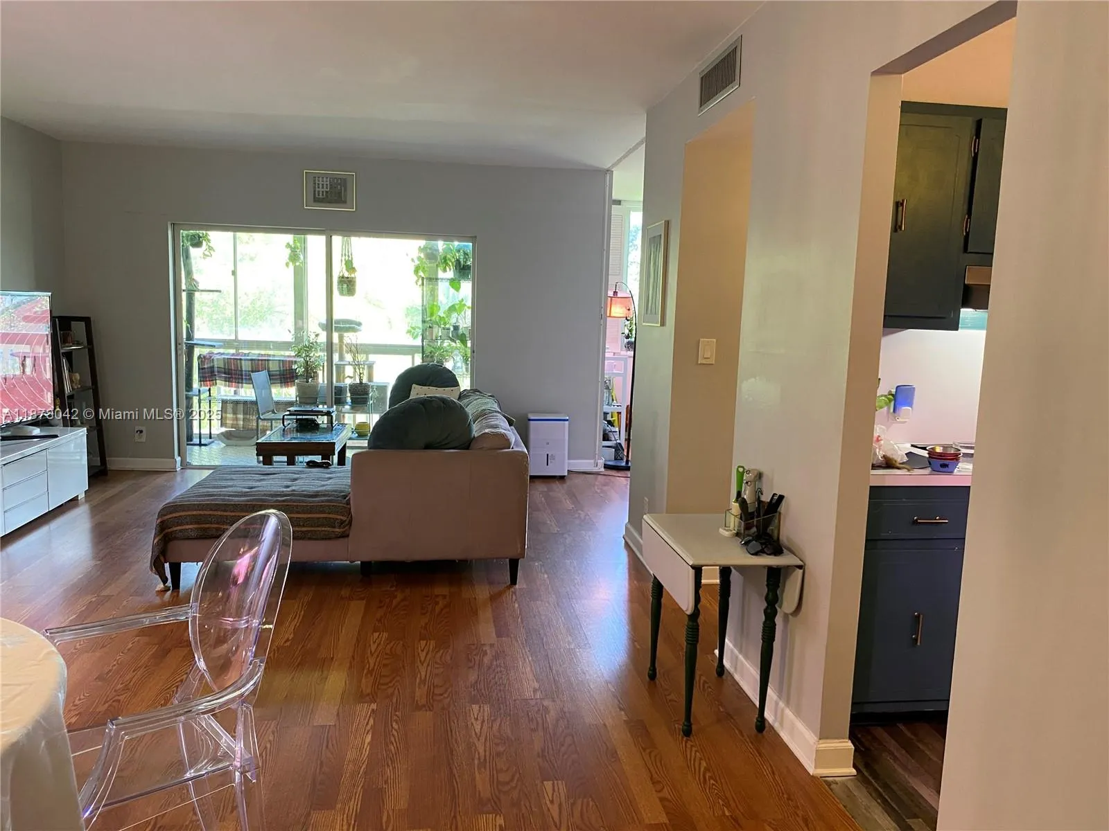 4200 Hillcrest Dr, #303