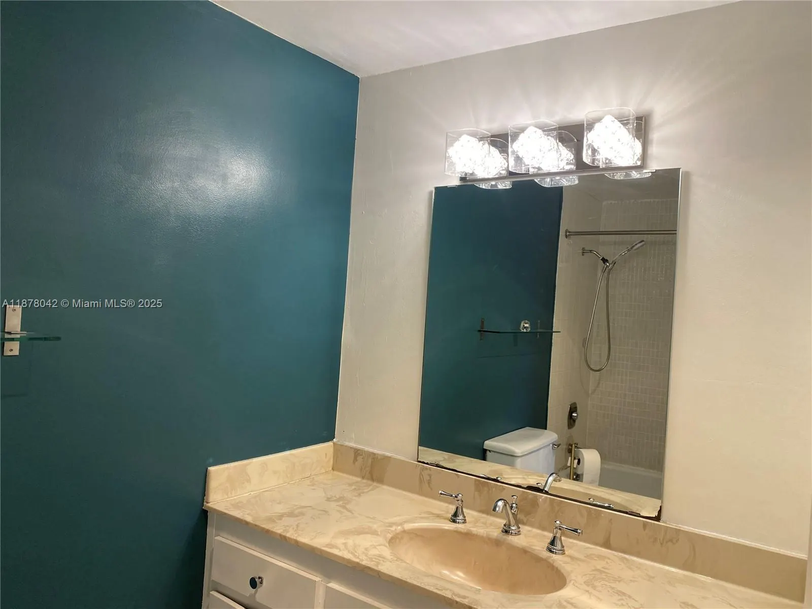 4200 Hillcrest Dr, #303