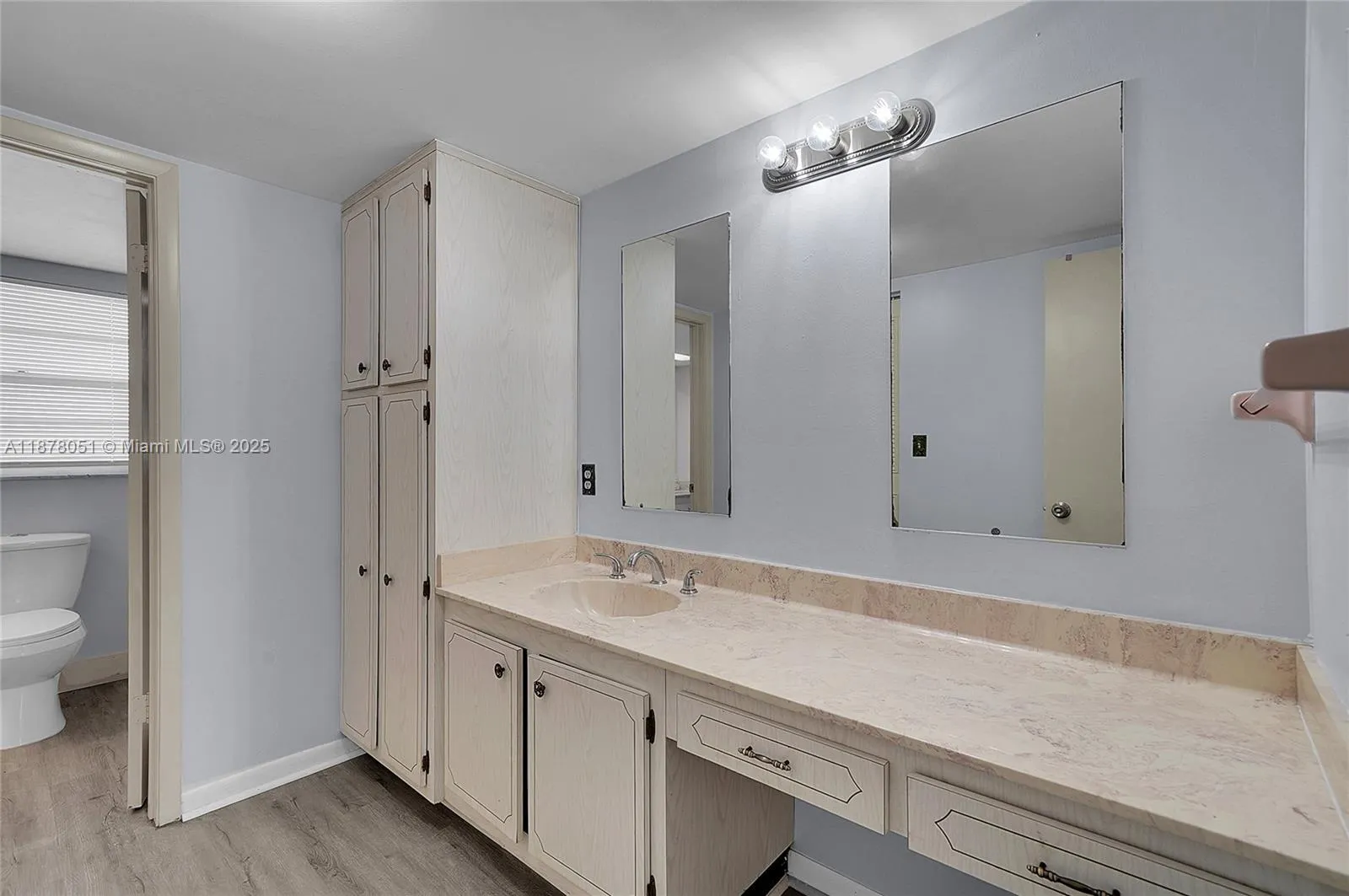5320 NW 11th St, #205