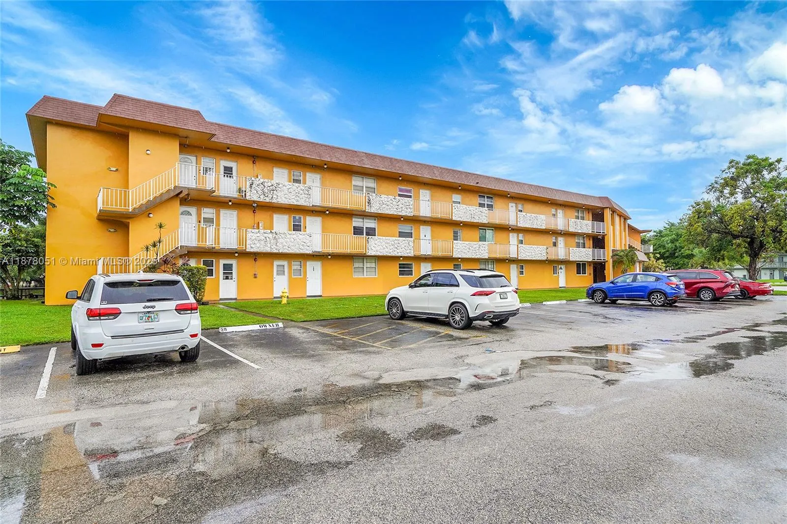 5320 NW 11th St, #205