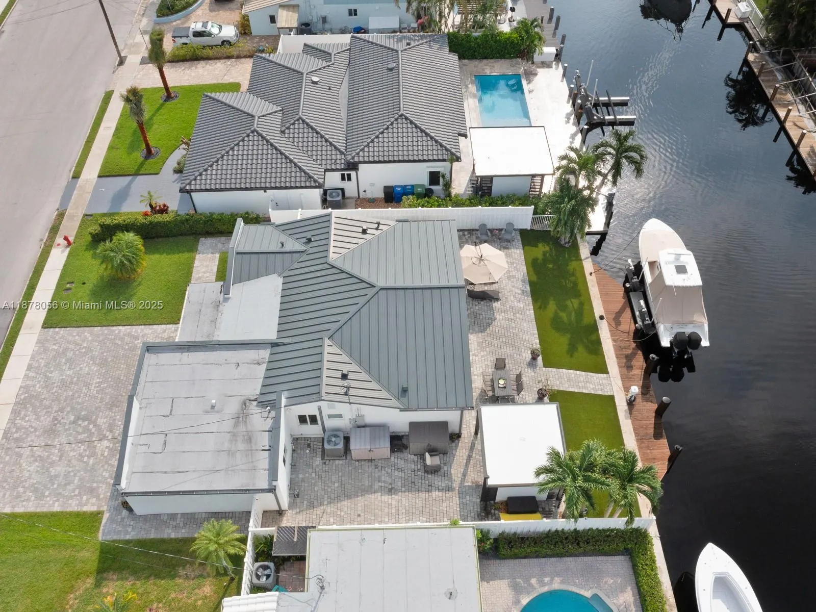 1206 Mango Isle