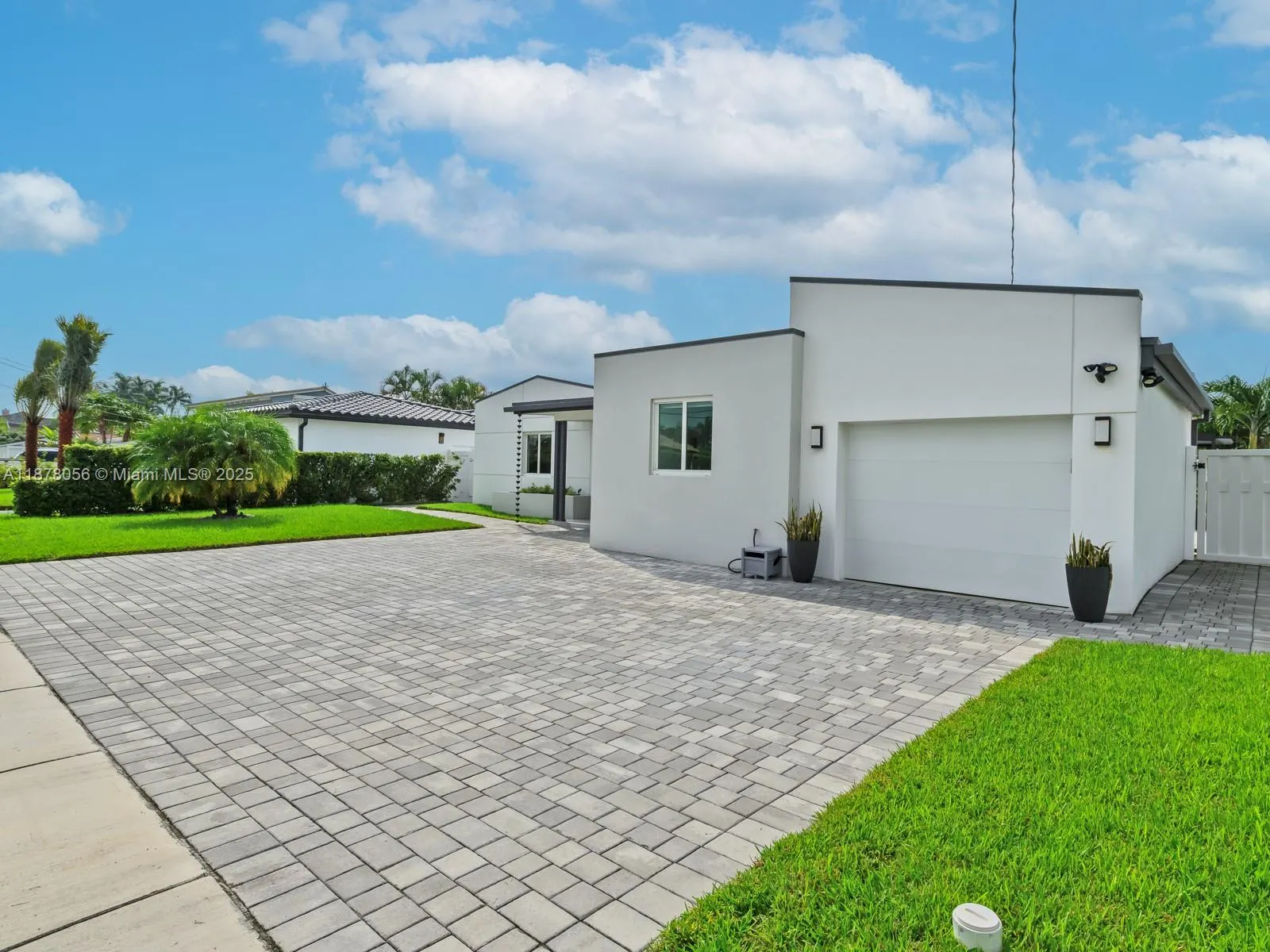 1206 Mango Isle