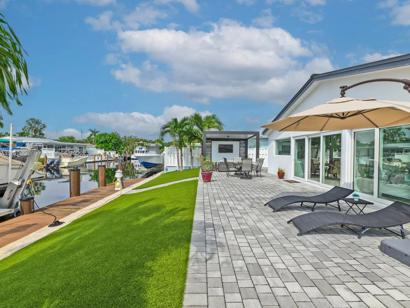 1206 Mango Isle