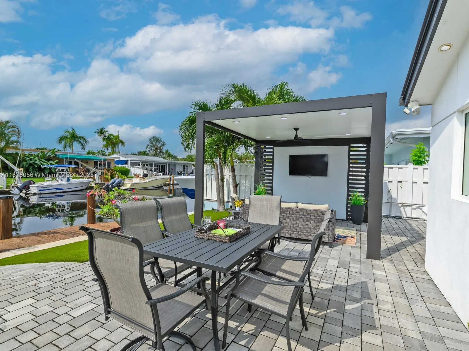 1206 Mango Isle