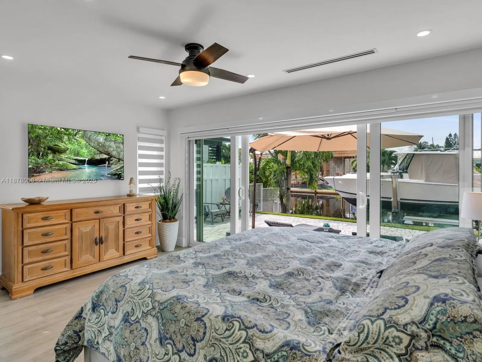 1206 Mango Isle