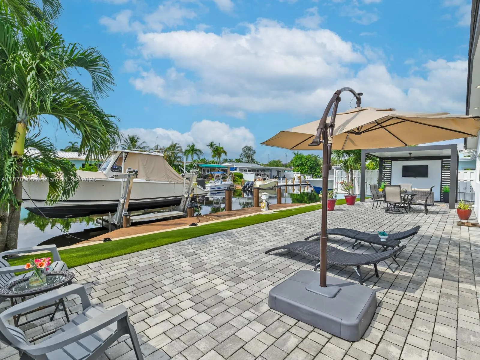 1206 Mango Isle