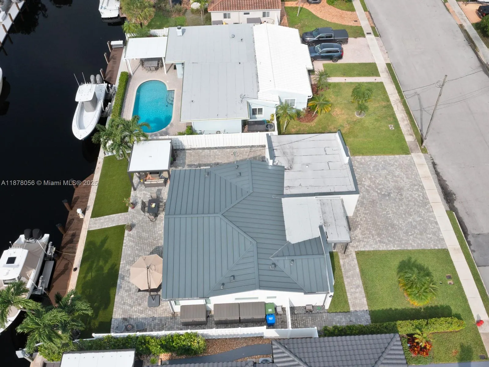 1206 Mango Isle