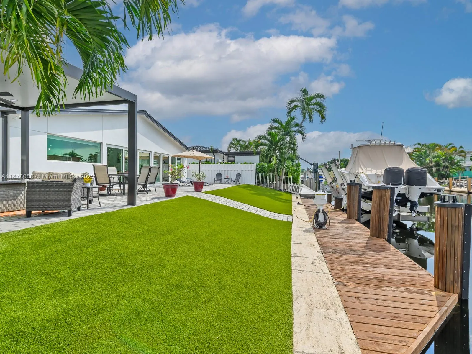 1206 Mango Isle