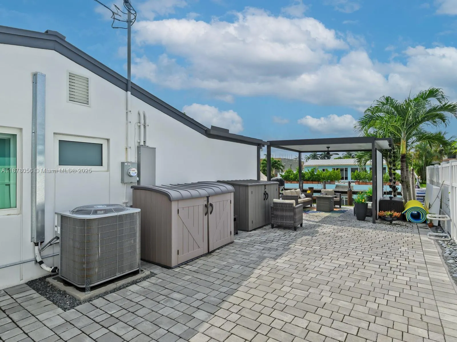 1206 Mango Isle