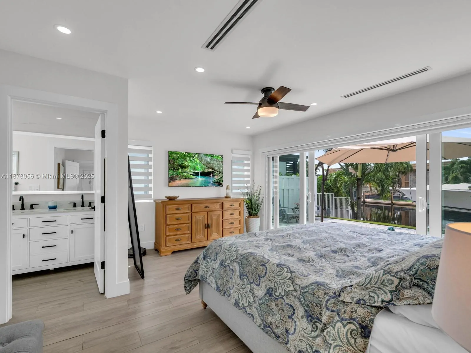 1206 Mango Isle