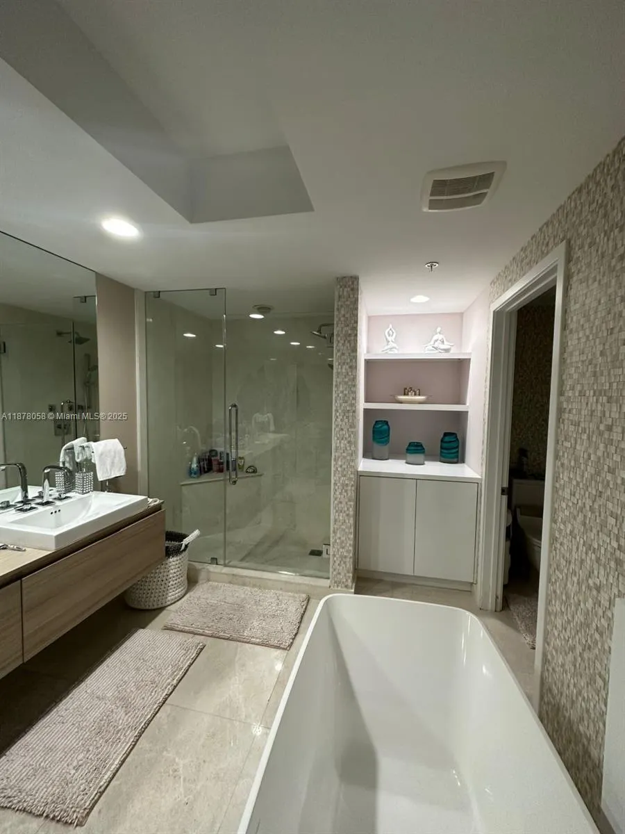 17301 Biscayne Blvd, #1706