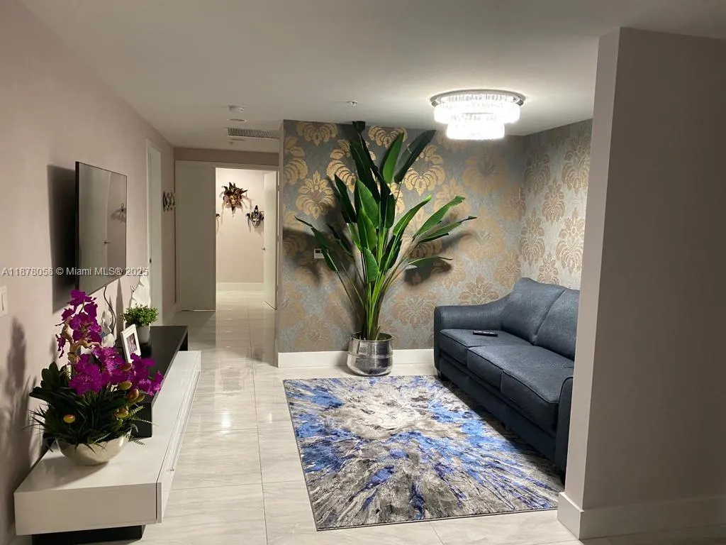 17301 Biscayne Blvd, #1706