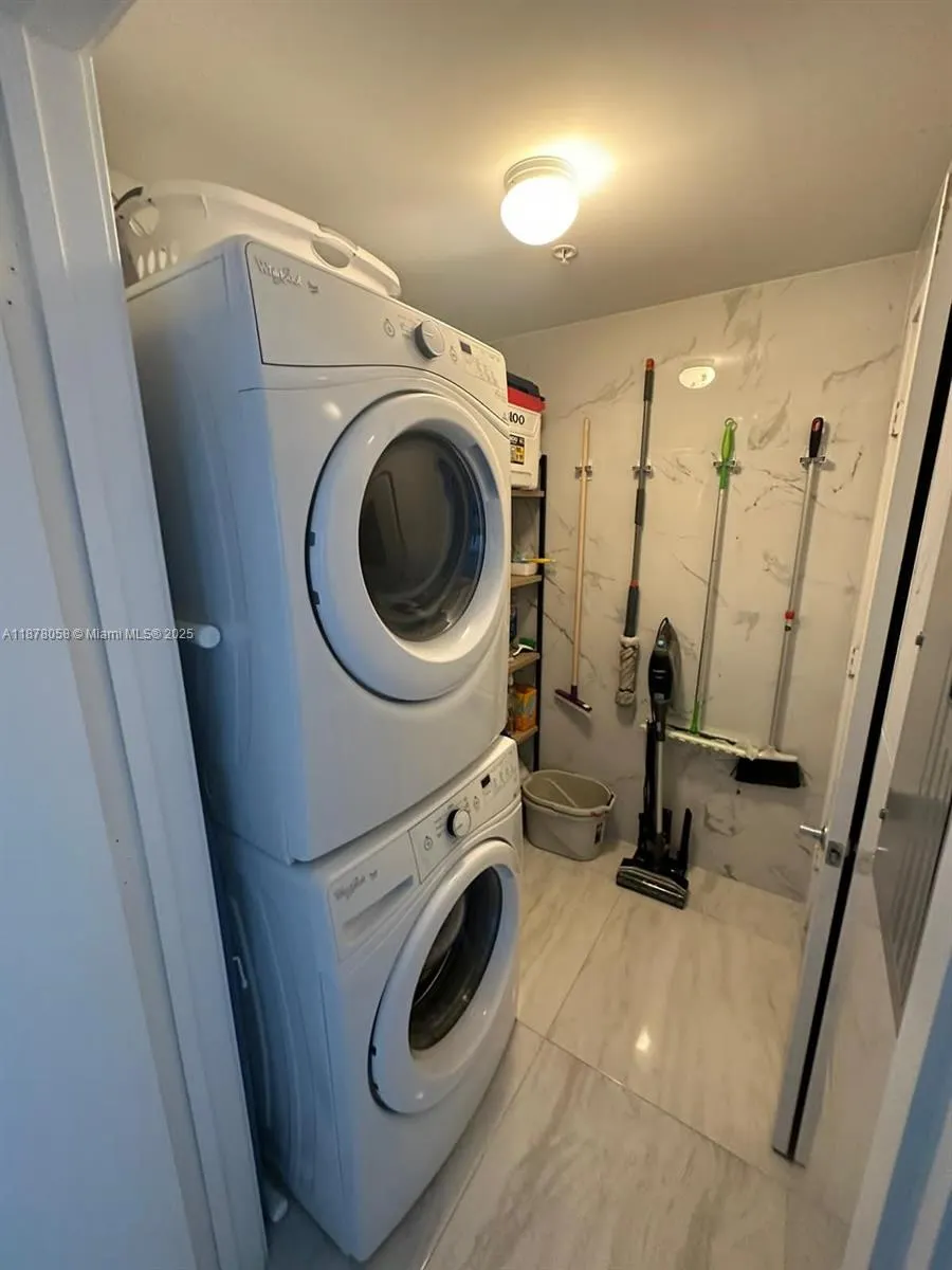 17301 Biscayne Blvd, #1706