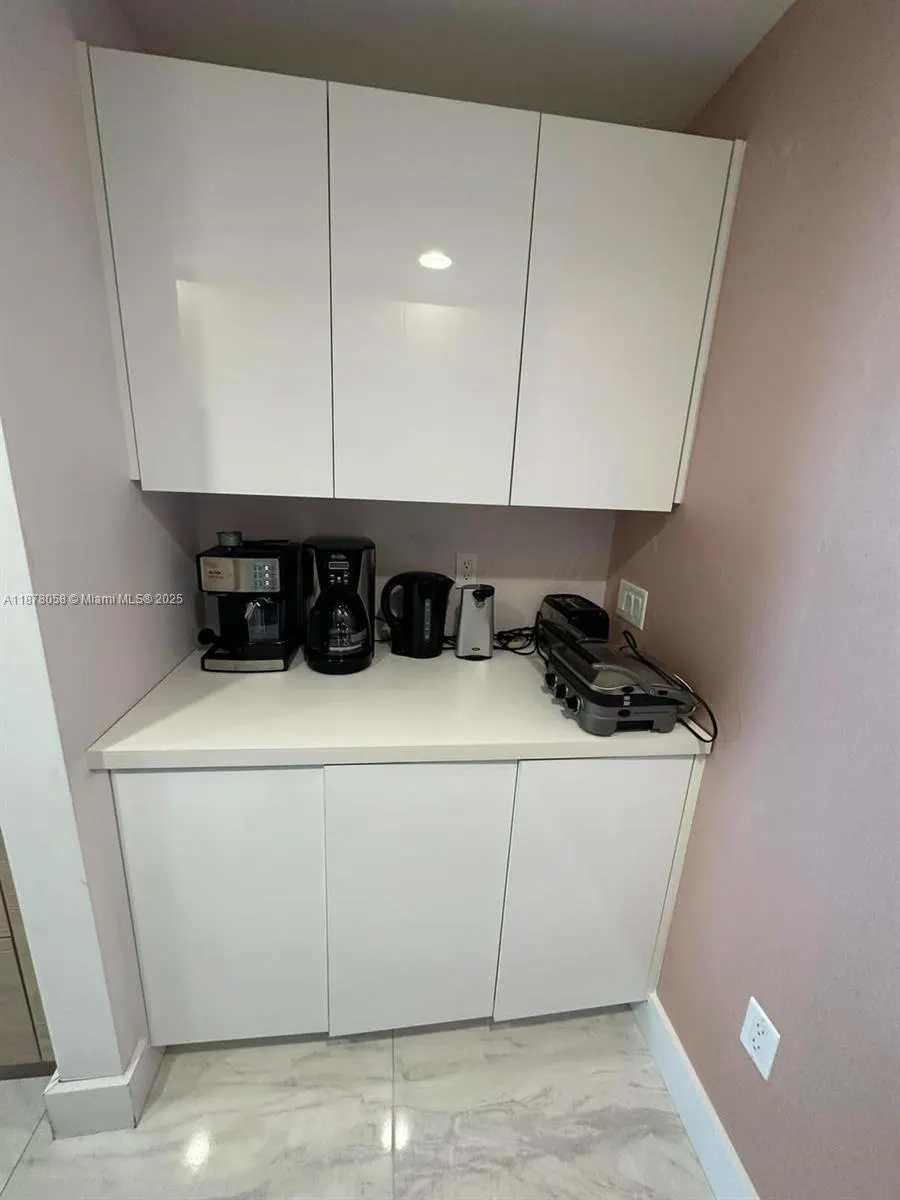 17301 Biscayne Blvd, #1706