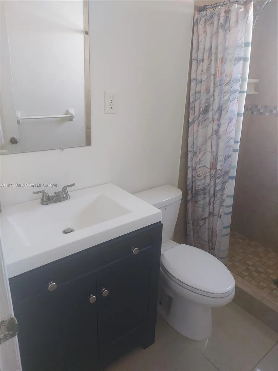 124 Apache St, #124