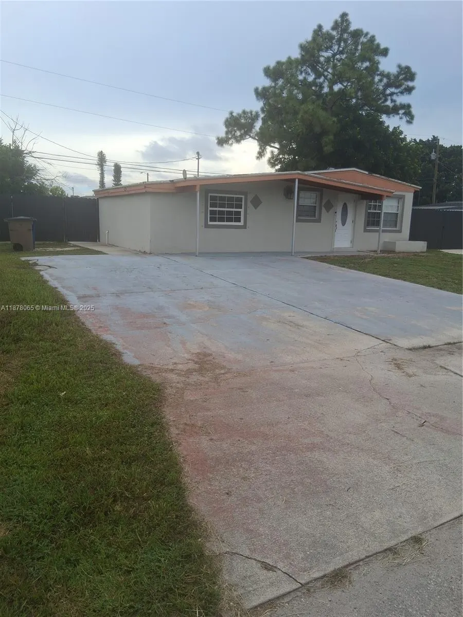 124 Apache St, #124