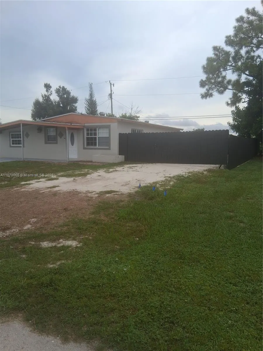 124 Apache St, #124