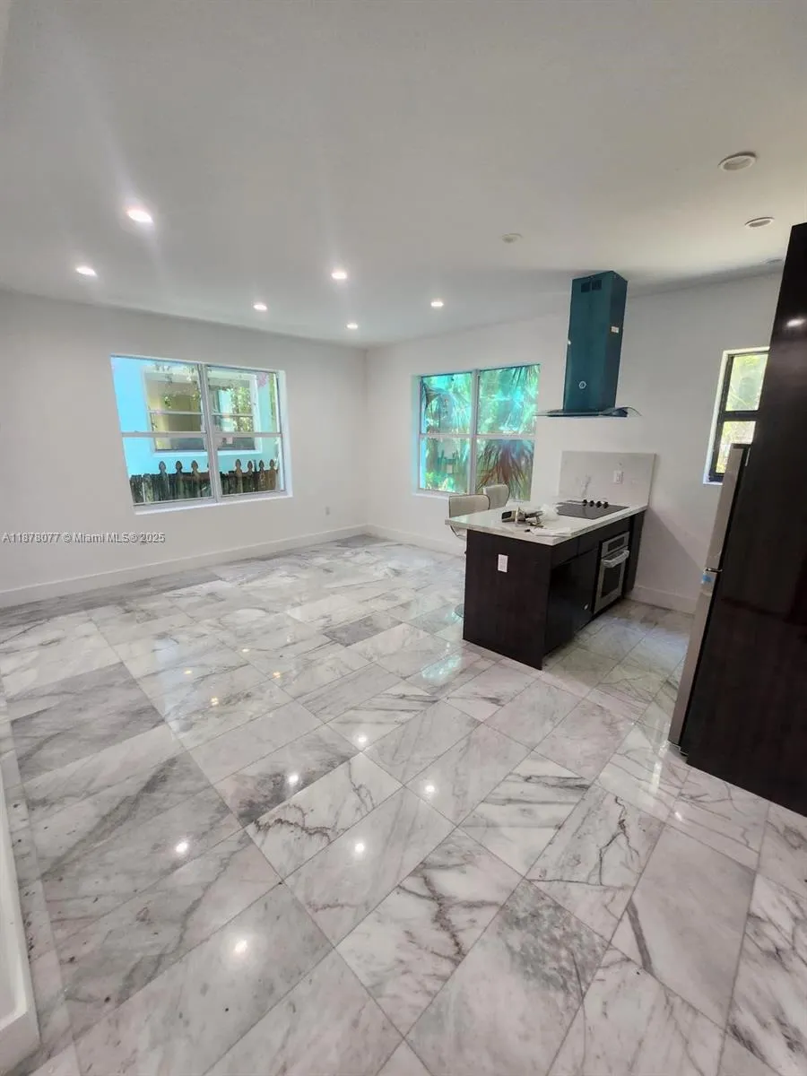 1560 Drexel Ave, #207